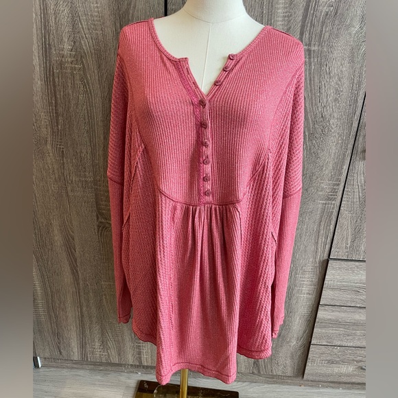 Free People Tops - NWT - FREE PEOPLE Leo Henley Top Rose Rose Boho Tunic Top. Size M Oversized